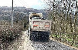 Havaların düzelmesiyle köy yollarında çalışmalar...