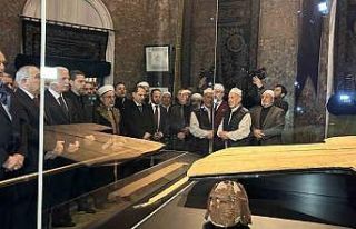 Hırka-i Şerif ziyarete açıldı