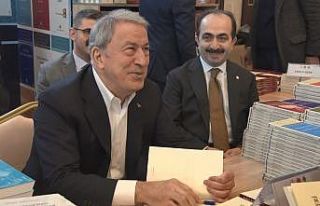 Hulusi Akar ‘Külliye’de Ramazan Kitap Günleri’nde...