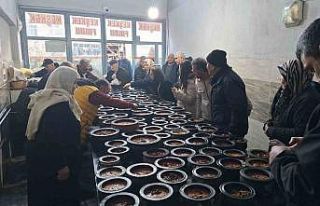 İftar sofralarının vaz geçilmez lezzeti: 8 saatte...