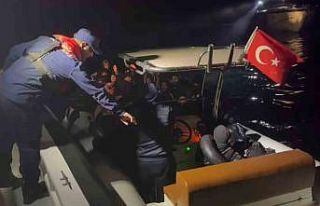 İHA tespit etti, Sahil Güvenlik yakaladı: 39 göçmen,...