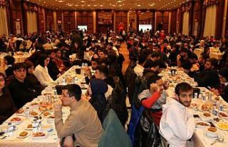 İnönü Üniversitesi öğrencileri kampüs iftarında...