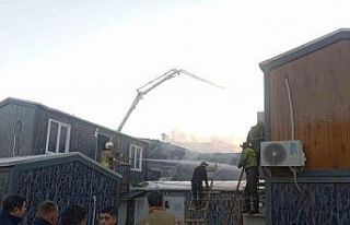 İşçi konteynerinde çıkan yangın kontrol altına...