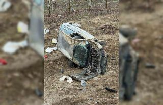 Isparta’da otomobil şarampole yuvarlandı: 1’i...