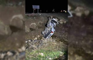 Isparta’da otomobil şarampole yuvarlandı: 5 yaralı