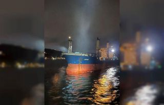 İstanbul Boğazı’nda demiri dolanan kargo gemisi,...