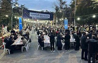 İstanbul Üniversitesi’nde düzenlenen iftara binlerce...