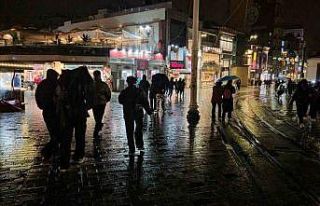 İstanbul’da sağanak yağış etkili oluyor