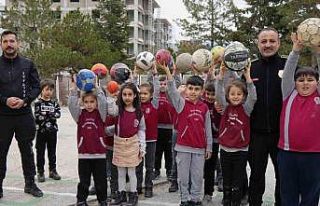 İtfaiyeden çocukları sevindiren müdahale