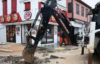 İzmir’de ekipler 24 saat görevde