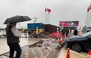 İzmir’de ’Venedik’i andıran manzaralar oluştu