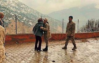 Jandarmadan minik yüreklere anlamlı ziyaret