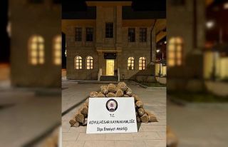 Kaçak tütünleri açıktan taşırken yakalandı