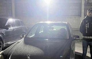 Kaçakçılık polisi, 11 kaçak lüks otomobile el...