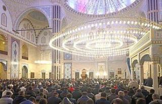 Kahramanmaraş’ta ilk teravih namazı kılındı