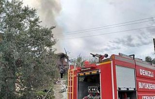 Kale’de alevlere teslim olan ev kullanılamaz hale...
