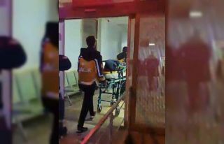 Kamyonet şarampole yuvarlandı: 5 yaralı