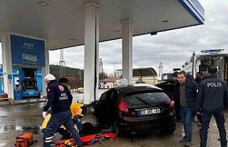 Karabük’te LPG istasyonuna çarpan otomobildeki...