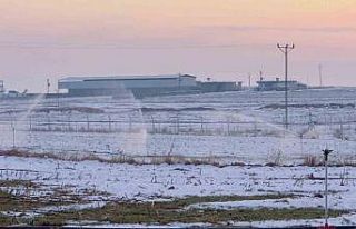 Karla kaplı arazide kaçak elektrikle sulama