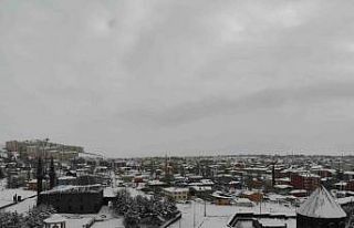 Kars beyaza hapsoldu: Yarım asırlık kar rekoru...