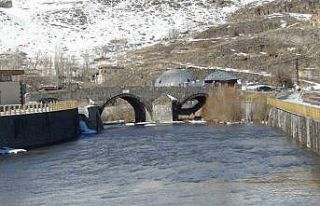 Kars Çayı’nda erken bahar: Zemheri beklenirken...