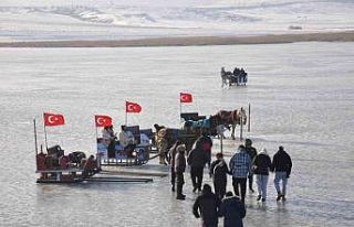 Kars’ta Çıldır Gölü Buz Şenliği heyecanı