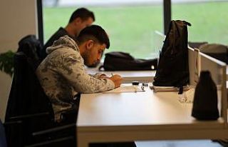 Kartepe Kent Kütüphanesi yarıyıl tatilinde öğrencilerin...