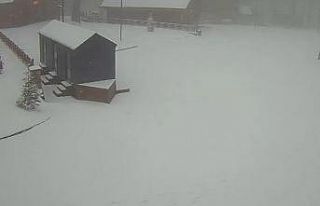 Kartepe’de lapa lapa kar yağıyor