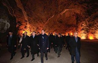 Kasapoğlu’ndan Tuzluca Tuz Mağaraları’na övgü:...