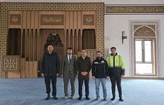 Kaymakam Algın, deprem konutları camisini inceledi