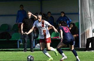 Kayseri Kadın FK evinde hata yapmadı