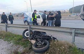 Kazaya müdahale trafik ekibinin uygulama yaptığını...