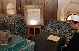 Keykavus’un türbesinde ramazan boyunca Kur’an...