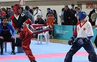 Kick Boks Türkiye Birinciliğinin açılış seremonisi...