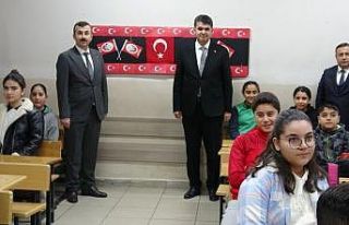 Kilis’te 2. dönemin ilk dersinin konusu "Bayrak"...