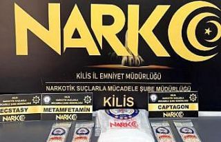 Kilis’te mezarlıkta uyuşturucu hap ve metamfetamin...