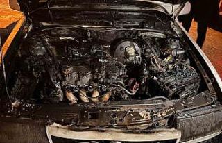 Kırşehir’de park halindeki otomobil alevlere teslim...