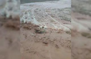 Kırşehir’de sağanak, su baskınlarına neden...