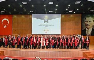 KMÜ’de akademik performans ve cübbe giyme töreni...