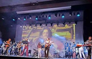 Kocaeli’de öğrenciler Barış Manço şarkılarıyla...