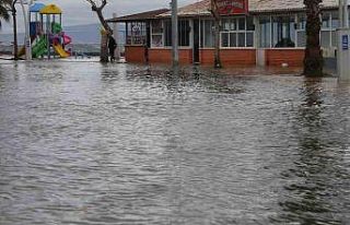Kocaeli’yi lodos vurdu, yollar göle döndü