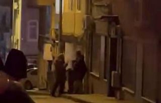 Komşuların çöp bidonu tartışması kameraya yansıdı