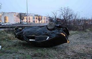 Kontrolden çıkan otomobil takla attı: 2 yaralı