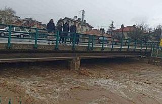 Konya’da yağış sonrası sel dereleri taşırdı