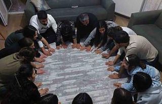 Koruma altındaki çocuklardan "Yemekteyiz"...