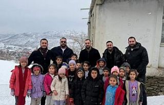 Köy okullarında eğitim gören öğrencilere kırtasiye...