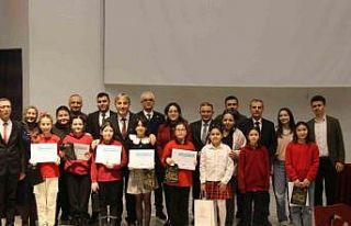 Kütahya’da İstiklâl Marşını ezbere ve güzel...