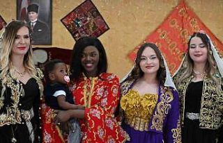 Kütahya’da şalvar etkinliğinde Kongolu Michelle...