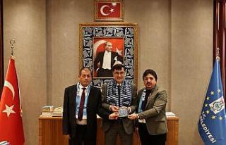 Kütahyaspor’un 60. yıl albümü yöneticilere...