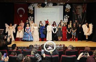 Lise öğrencileri atık malzemelerden hazırladıkları...